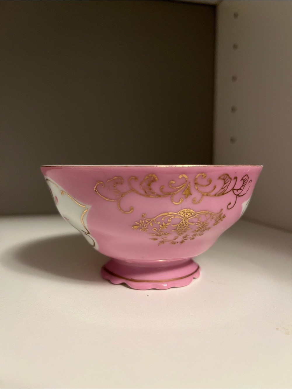 Vintage Japanese Export Crown M China Tea Cup, Pink/ Floral with gold trim. - Picture 3 of 7